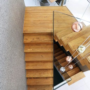 Blockstufentreppe aus Holz mit Treppenpodest in Frankfurt-Treppenbau Diehl