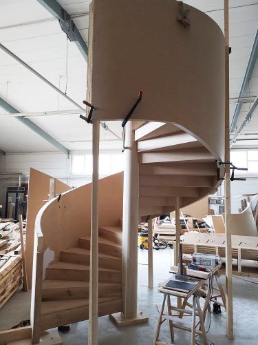 Treppenbau Fertigung einer Wendeltreppe in Frankfurt